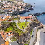 Lobos Village アパート