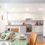 Lobos Village アパート *